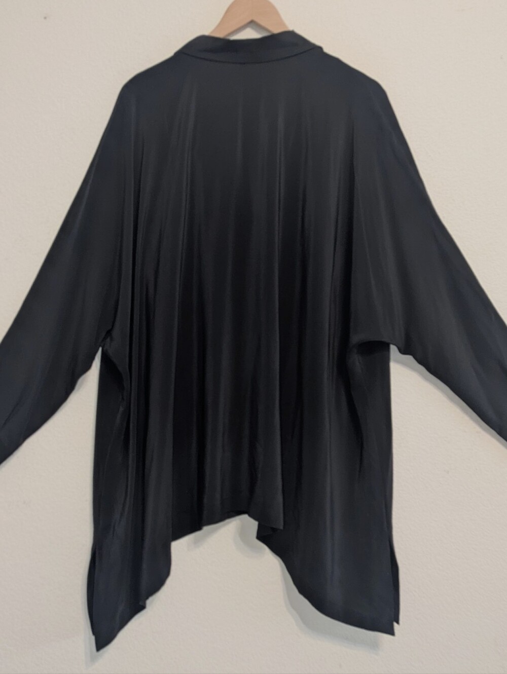 Eileen Fisher 100% Silk Oversized Boxy Button Down Shirt Black Long Sleeve XL - Picture 5 of 7